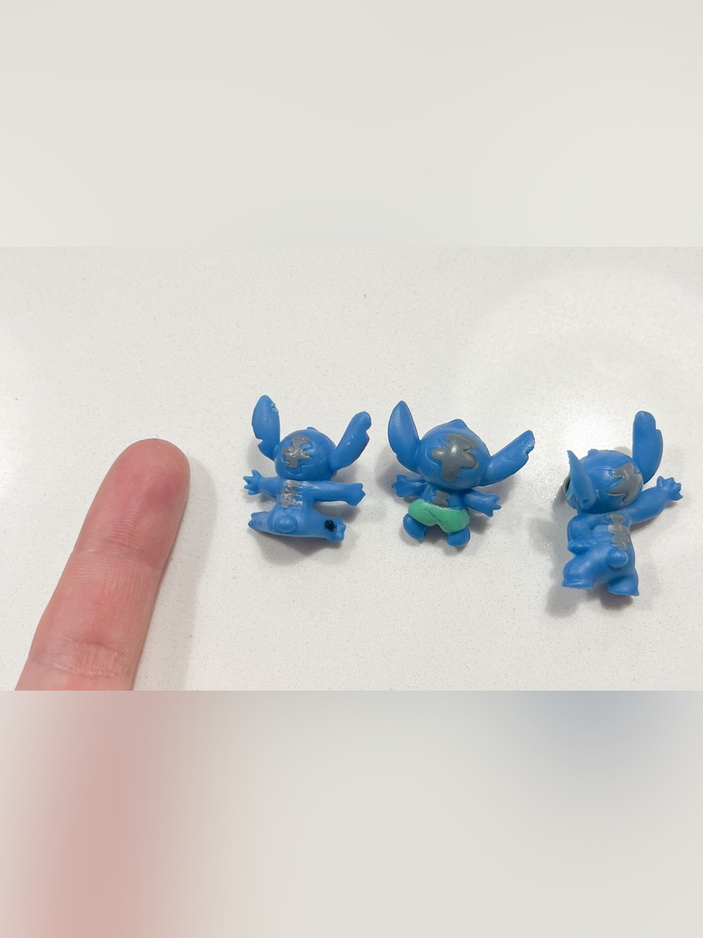 Stitch Mini Figures - Picture 3 of 3